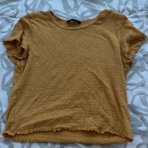 yellow American Eagle crop top!!